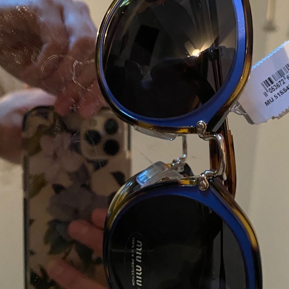 Authentic Miu Mu Sunglasses- Sold Out Everywhere - Picture 3 of 6